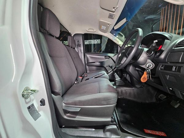 2026-Isuzu-D-Max-250C-Fleetside-Single-Cab image:7