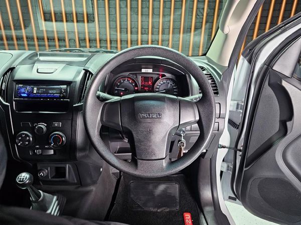 2026-Isuzu-D-Max-250C-Fleetside-Single-Cab image:8