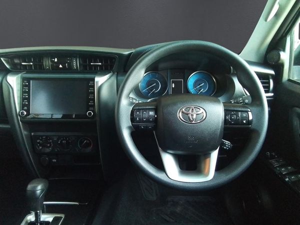 2025-Toyota-Fortuner-24-GD-6-RB-Auto image:10