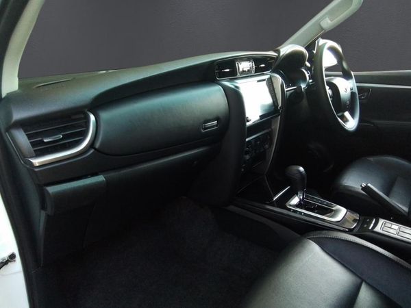 2025-Toyota-Fortuner-24-GD-6-RB-Auto image:14