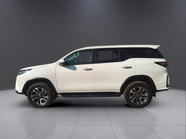 2025-Toyota-Fortuner-24-GD-6-RB-Auto image:3