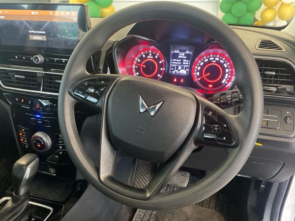 2024-Mahindra-XUV-3XO-12T-MX3-Auto image:14