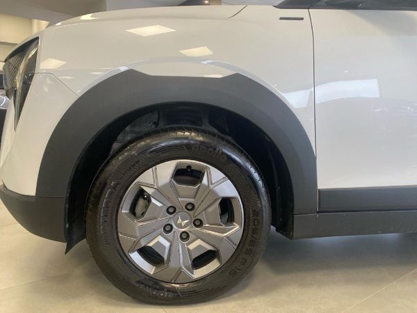 2024-Mahindra-XUV-3XO-12T-MX3-Auto image:6