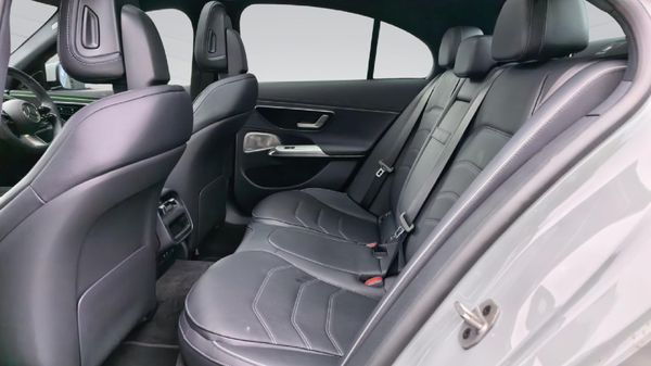 2026-Mercedes-Benz-E-Class-E220d-Avantgarde image:13