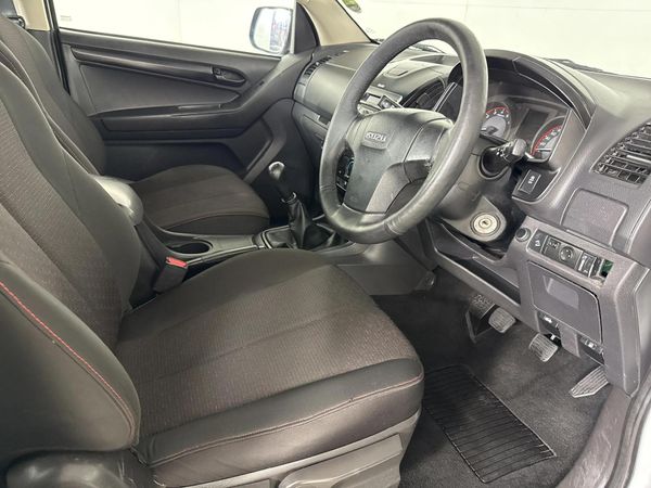 2020-Isuzu-D-Max-250-HO-Hi-Rider-Double-Cab image:9