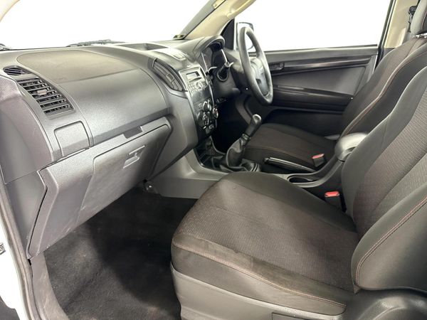 2020-Isuzu-D-Max-250-HO-Hi-Rider-Double-Cab image:8