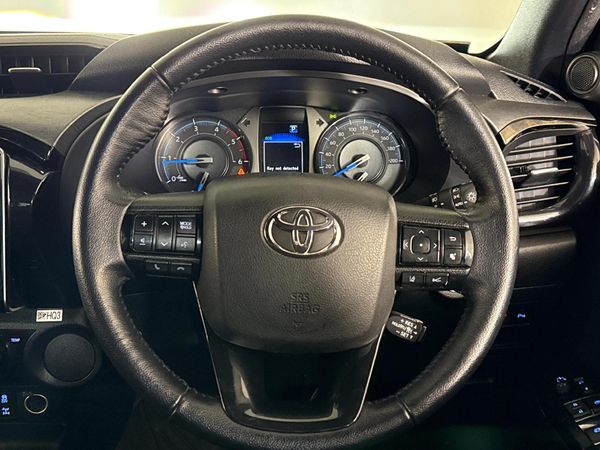 2022-Toyota-Hilux-28-GD-6-Raised-Body-Legend-Auto-Double-Cab image:11