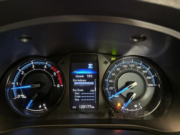 2022-Toyota-Hilux-28-GD-6-Raised-Body-Legend-Auto-Double-Cab image:2