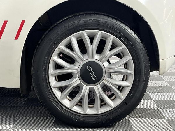 2018-Fiat-500-900T-Twinair-Lounge-Cabriolet image:3
