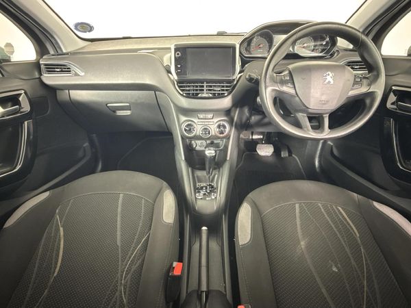 2014-Peugeot-208-16-VTi-Allure-Auto-5-dr image:1