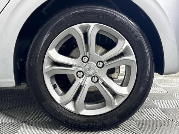 2014-Peugeot-208-16-VTi-Allure-Auto-5-dr image:6