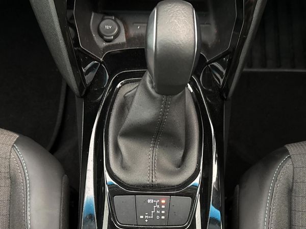 2023-Peugeot-2008-12T-Allure-Auto image:9