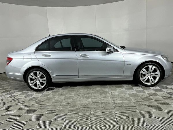 2010-Mercedes-Benz-C-Class-C-200-CGI-BE-Avantgarde-Auto image:15