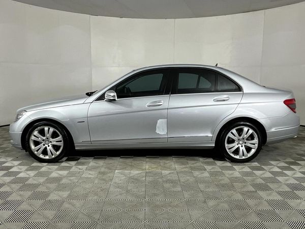 2010-Mercedes-Benz-C-Class-C-200-CGI-BE-Avantgarde-Auto image:17