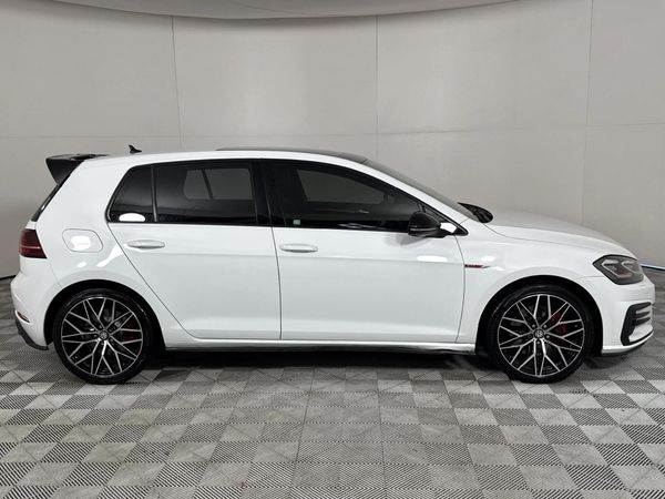 2017-Volkswagen-Golf-VII-GTI-20-TSI-Auto image:18