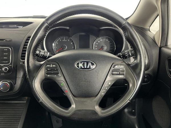2014-Kia-Cerato-20-EX-Auto image:11