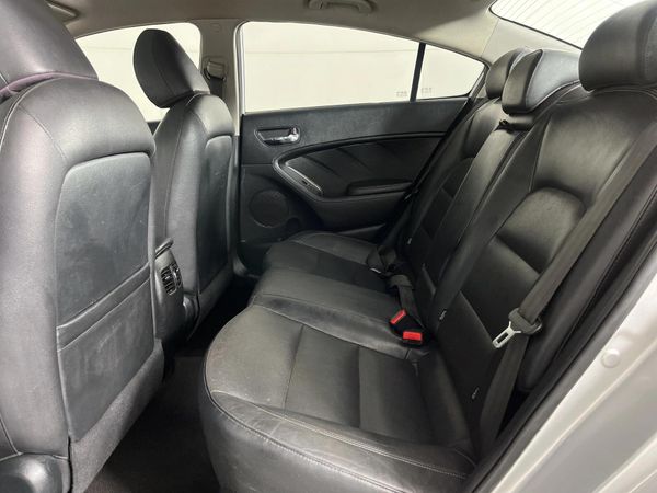 2014-Kia-Cerato-20-EX-Auto image:3