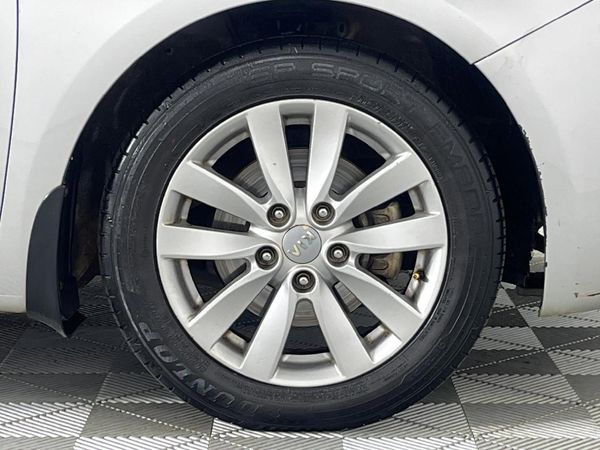 2014-Kia-Cerato-20-EX-Auto image:5