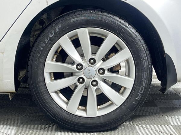 2014-Kia-Cerato-20-EX-Auto image:6