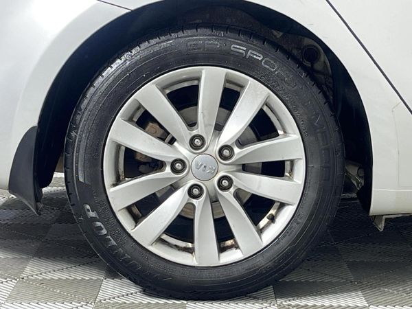 2014-Kia-Cerato-20-EX-Auto image:7