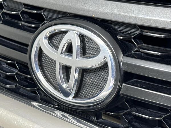 2018-Toyota-Hilux-28-GD-6-Raised-Body-Auto-Raider-Double-Cab image:11