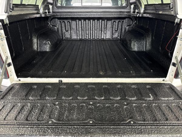 2018-Toyota-Hilux-28-GD-6-Raised-Body-Auto-Raider-Double-Cab image:13