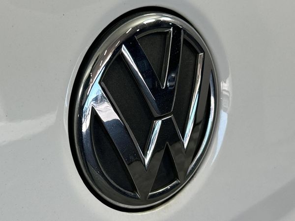 2013-Volkswagen-Polo-14-Comfortline-5-dr image:11