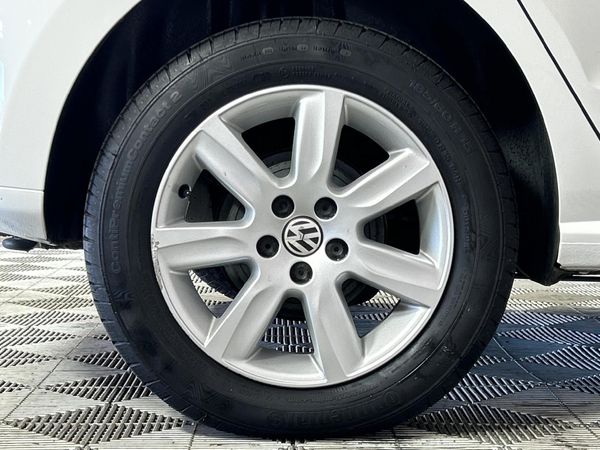 2013-Volkswagen-Polo-14-Comfortline-5-dr image:7