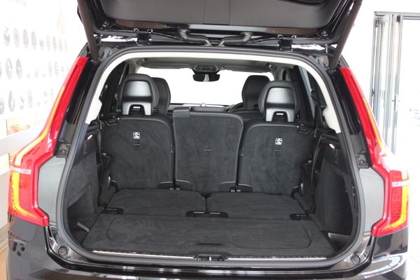 2025-Volvo-XC90-T8-Ultra-Dark-Phev image:9