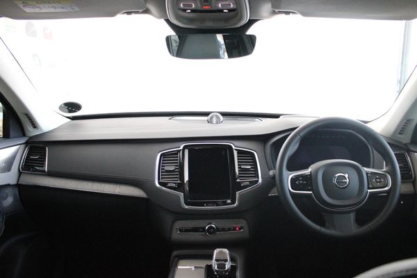 2025-Volvo-XC90-T8-Ultra-Dark-Phev image:5
