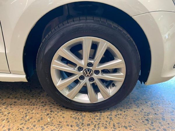 2023-Volkswagen-Polo-Vivo-16-Comfortline-Auto-5-dr image:9