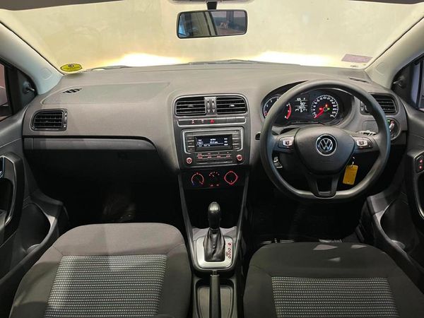 2023-Volkswagen-Polo-Vivo-16-Comfortline-Auto-5-dr image:5