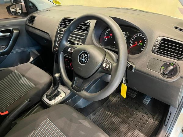 2023-Volkswagen-Polo-Vivo-16-Comfortline-Auto-5-dr image:6