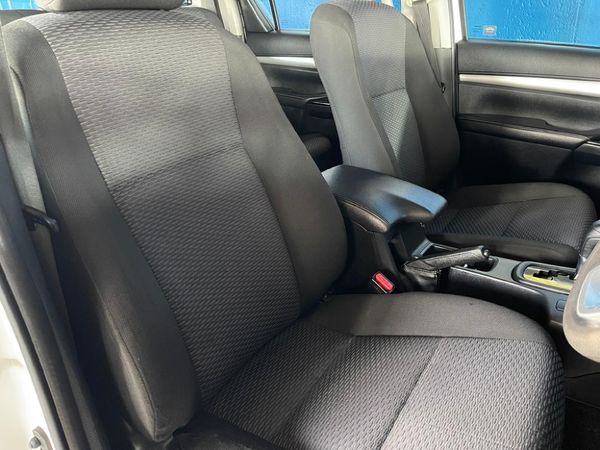 2019-Toyota-Hilux-24-GD-6-Raised-Body-SRX-Auto-Double-Cab image:10