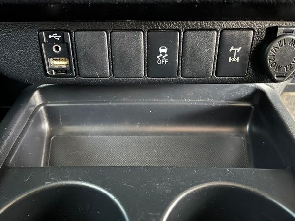2019-Toyota-Hilux-24-GD-6-Raised-Body-SRX-Auto-Double-Cab image:7