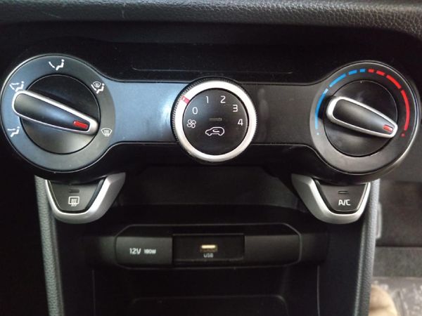 2022-Kia-Picanto-10-Street image:13