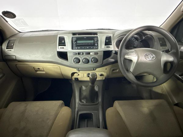 2013-Toyota-Fortuner-25-D-4D-Raised-Body image:1