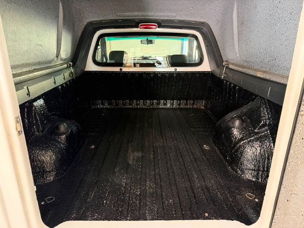 2022-Nissan-NP200-16-AC-Safety-Pack image:9