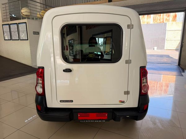 2022-Nissan-NP200-16-AC-Safety-Pack image:7