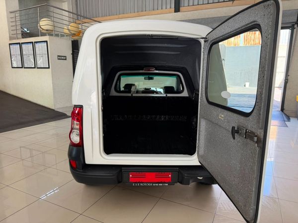 2022-Nissan-NP200-16-AC-Safety-Pack image:8