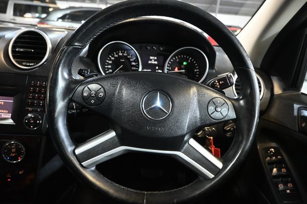 2011-Mercedes-Benz-ML-350-CDi-7G-Tronic-Automatic-4-Matic-AWD image:11