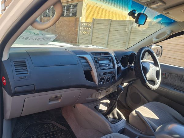 2013-Toyota-Hilux-30 image:11