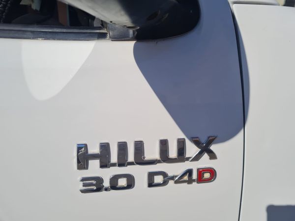 2013-Toyota-Hilux-30 image:15
