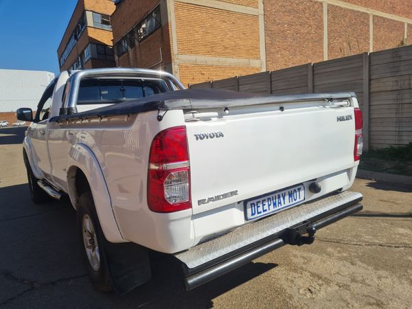 2013-Toyota-Hilux-30 image:3