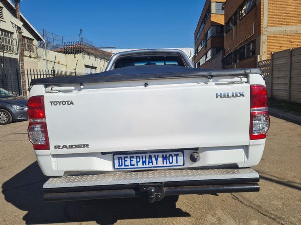 2013-Toyota-Hilux-30 image:4
