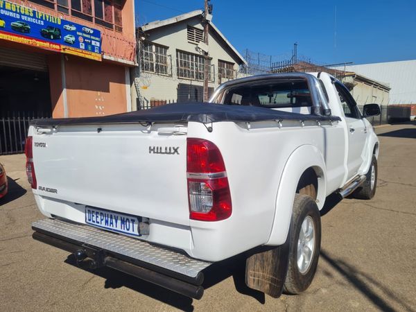 2013-Toyota-Hilux-30 image:5