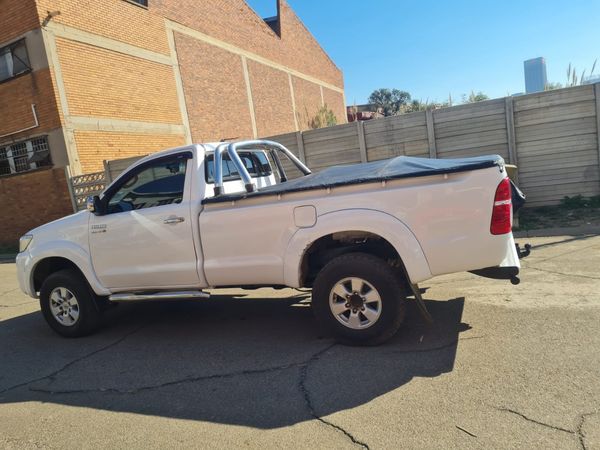 2013-Toyota-Hilux-30 image:6