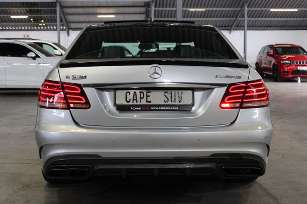 2015-Mercedes-AMG-E-Class-E63-AMG-Sport-V8-Bi-Turbo-Carbon-Edition-7-Speed image:50