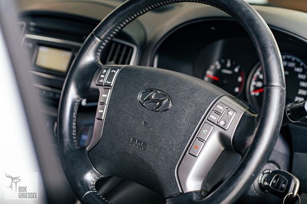 2016-Hyundai-H-1-25-CRDi-Elite-Auto image:5