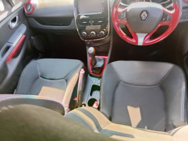 2016-Renault-Clio-IV-900T-Blaze-Limited-Edition-5-dr-66kW image:7